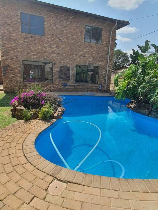 Funky Dot Sleeping Spot Apartment Kempton Park Bagian luar foto